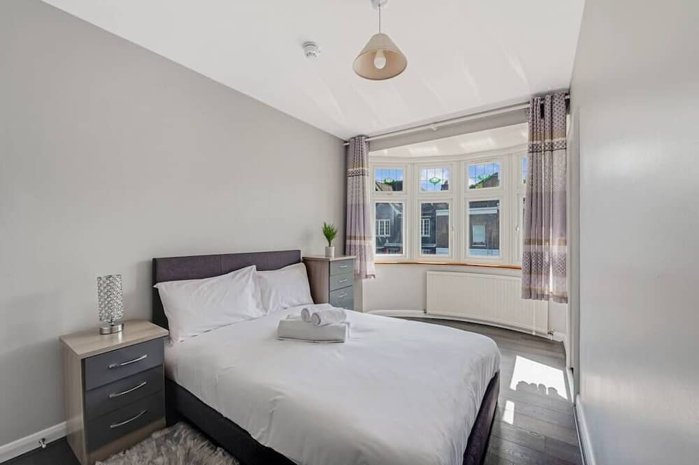Photo of Bedroom in Gipsy Hill