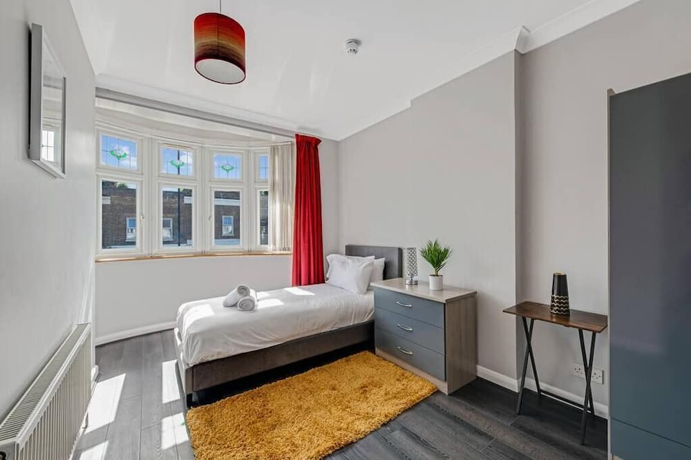 Photo of Bedroom in Gipsy Hill