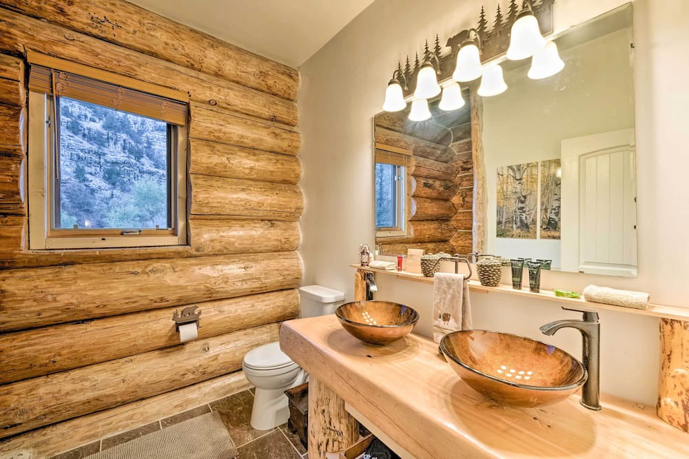 Photo of Bathroom in Fruitland