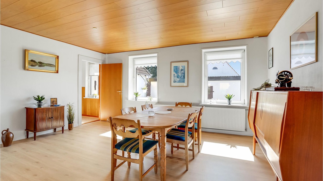 Photo of Others in Arø