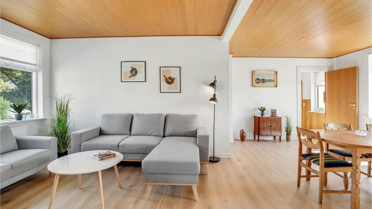 Photo of Others in Arø