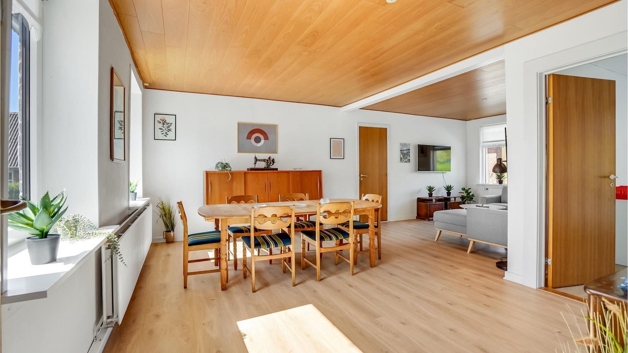 Photo of Others in Arø