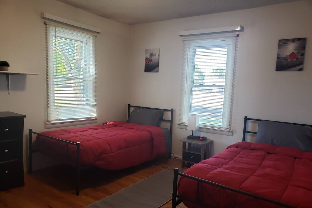 Photo of Bedroom in Basin