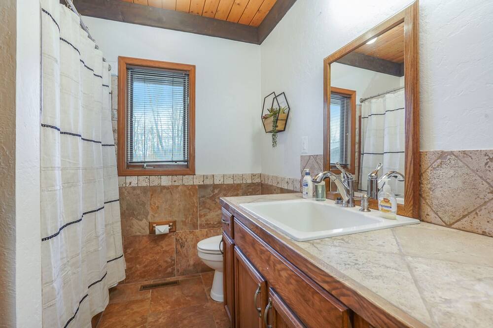 Photo of Bathroom in Canadian Lakes