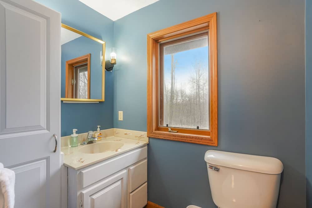 Photo of Bathroom in Canadian Lakes