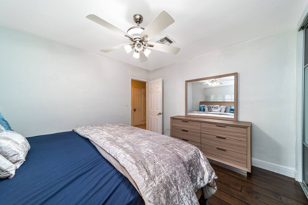 Photo of Bedroom in Ojus