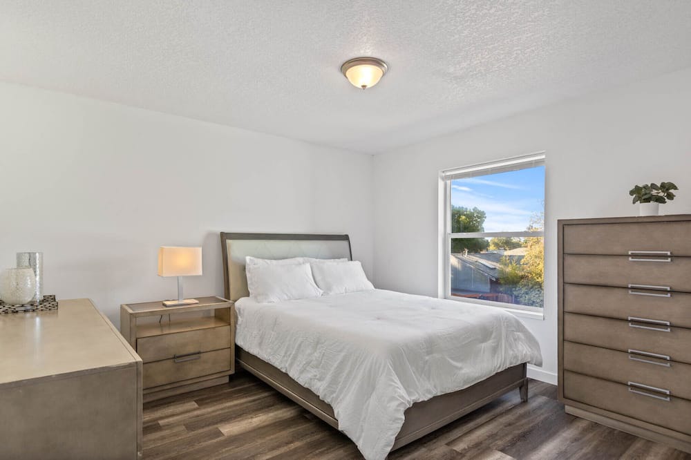 Photo of Others in Woodlawn