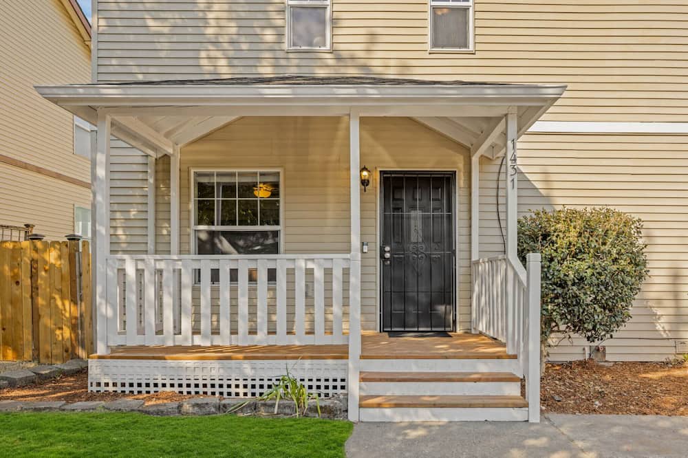 Photo of Outdoor in Woodlawn