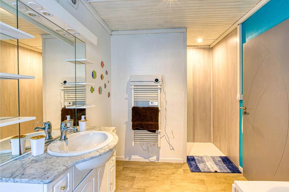 Photo of Bathroom in Brassac