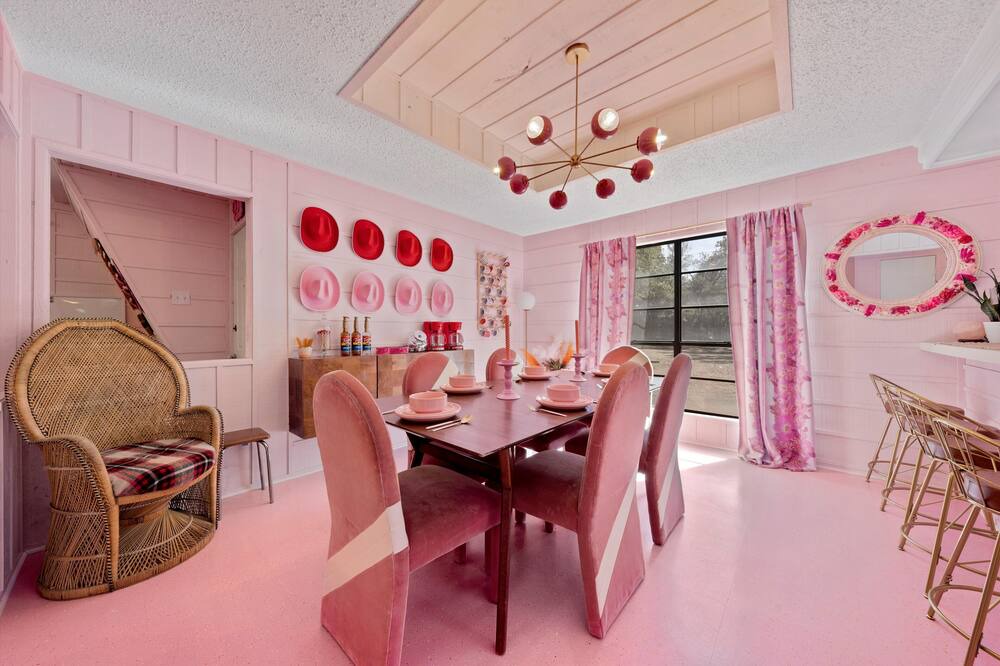 Photo of Bedroom in Lacy-Lakeview