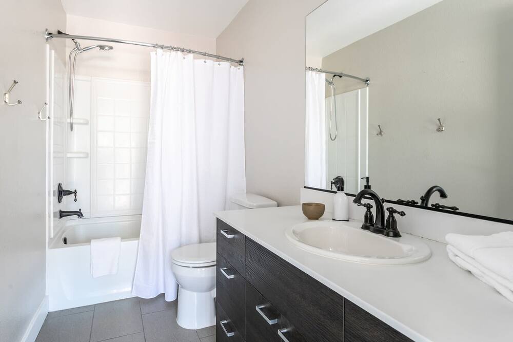 Photo of Bathroom in Big Bear