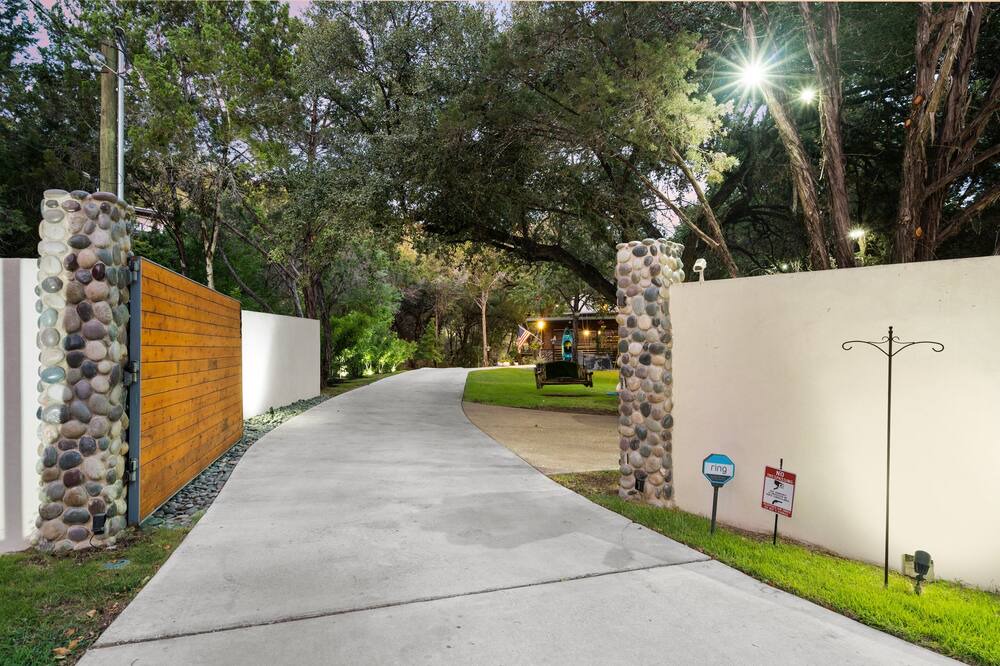 Photo of Outdoor in Apache Shores