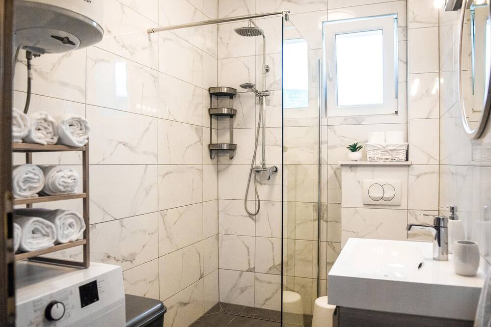Photo of Bathroom in Cavoglave