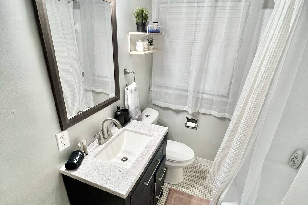 Photo of Bathroom in Hillcrest