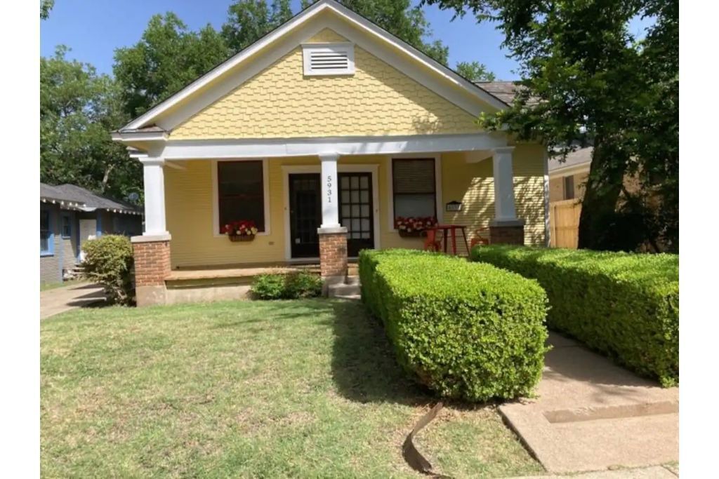Photo of Outdoor in Junius Heights