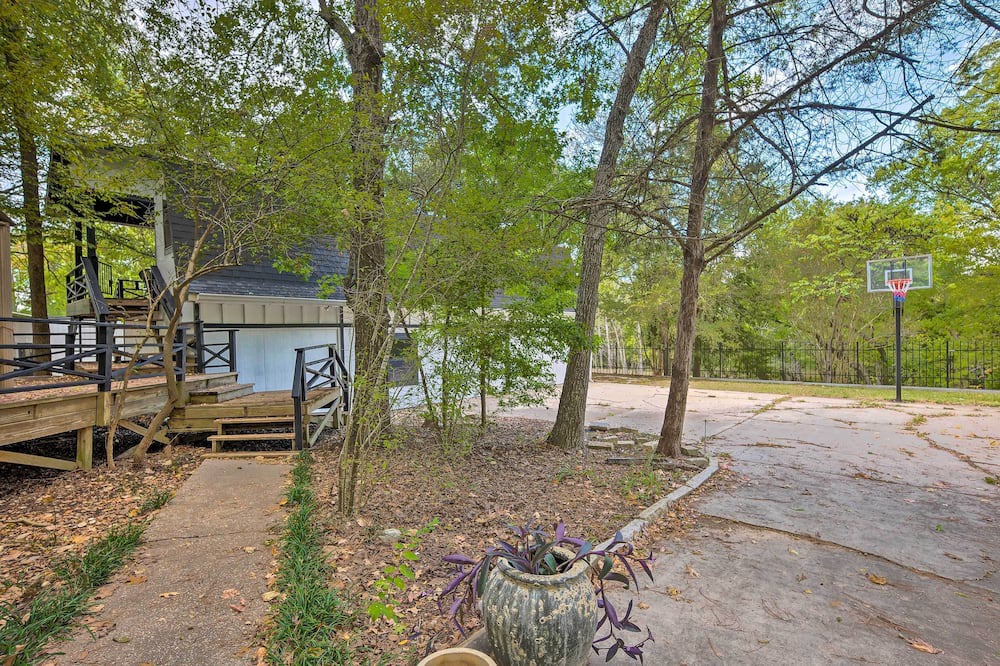 Photo of Outdoor in Willis