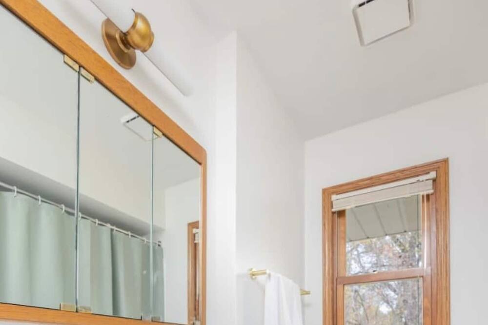 Photo of Bathroom in Urbandale