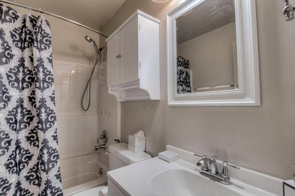 Photo of Bathroom in Thornton