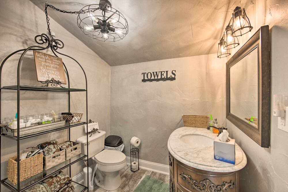 Photo of Bathroom in Tool