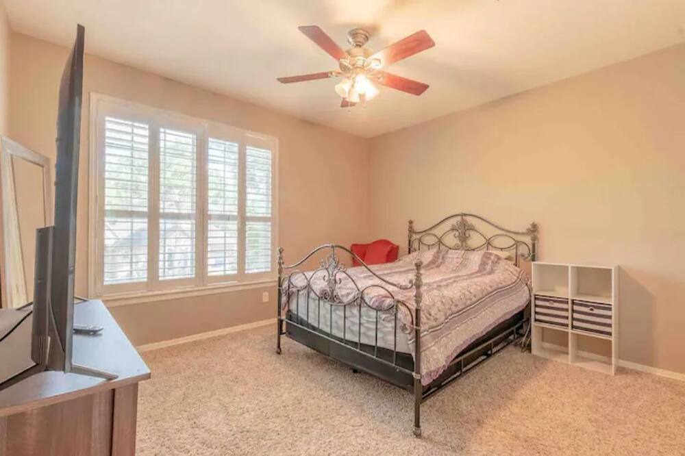 Photo of Bedroom in Atascocita