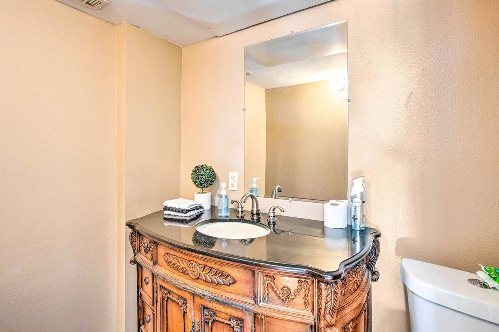 Photo of Bathroom in Elmo