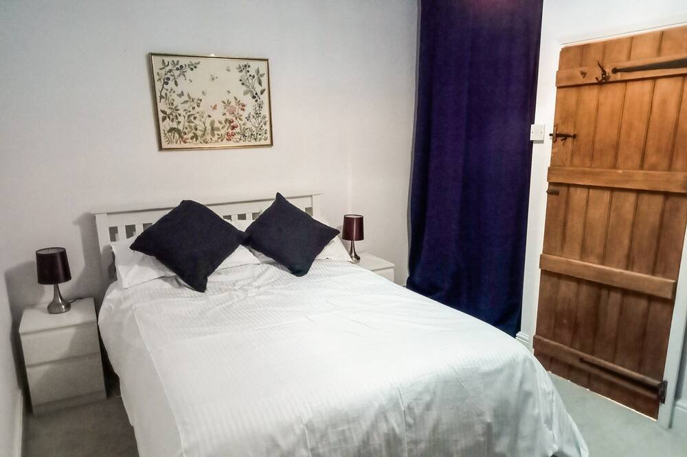 Photo of Bedroom in Hulland Ward