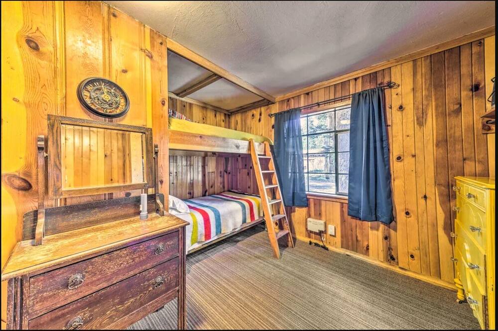 Photo of Bedroom in Cloudcroft