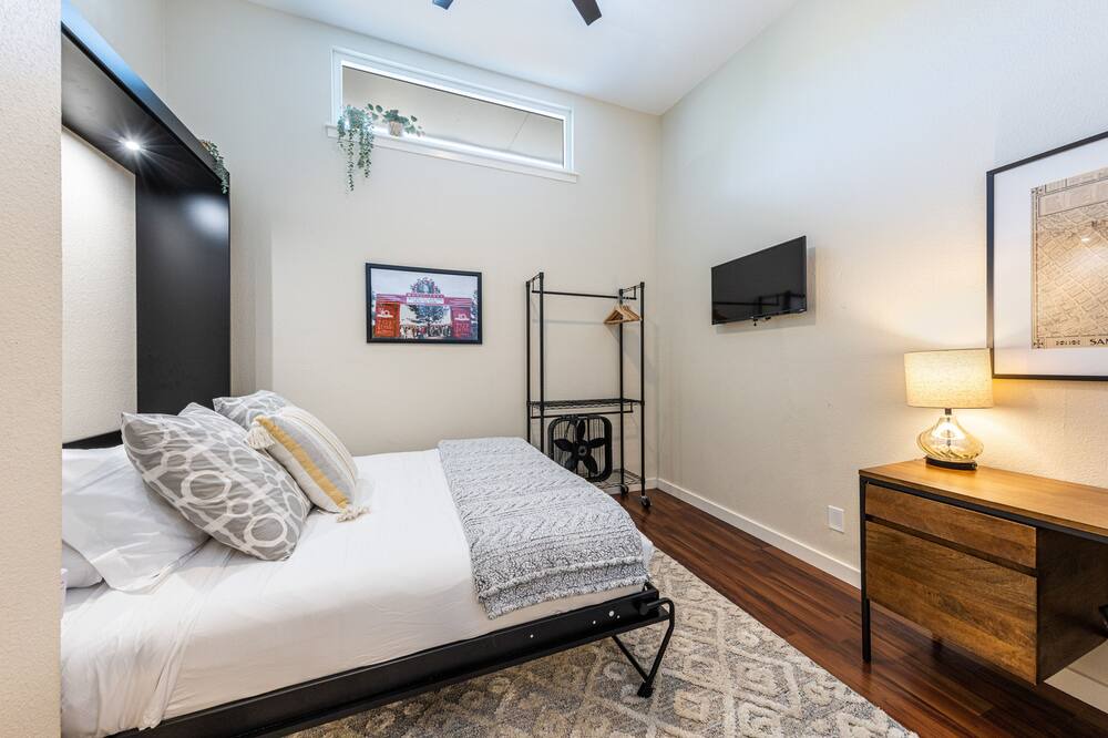 Photo of Bedroom in Zilker