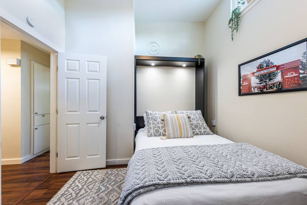 Photo of Bedroom in Zilker