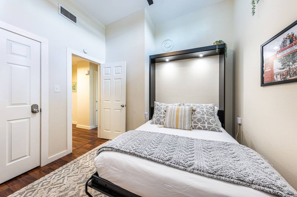 Photo of Bedroom in Zilker