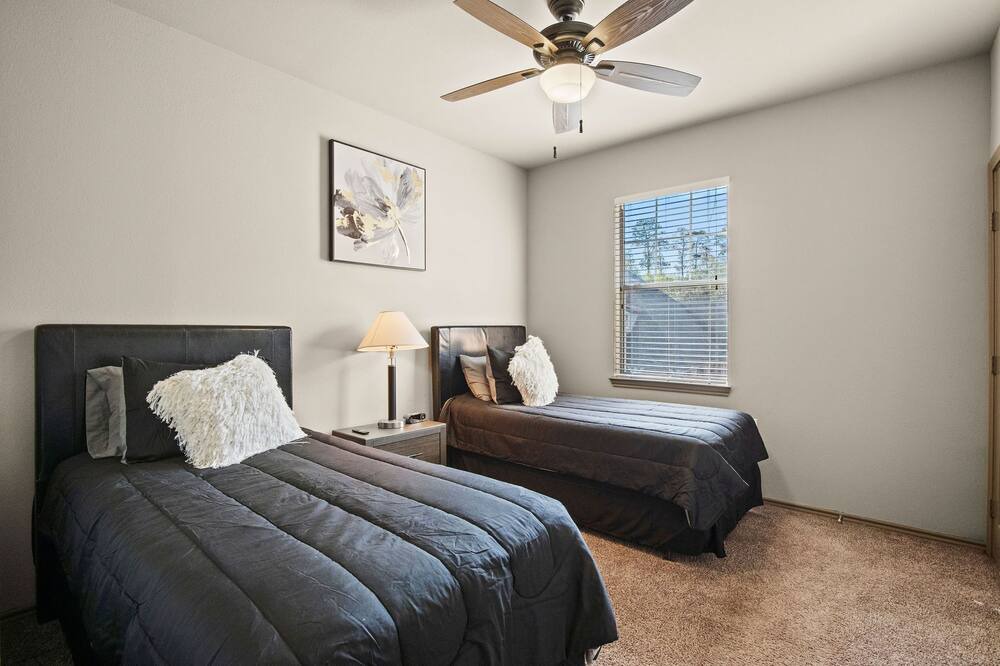 Photo of Bedroom in Grogan's Mill