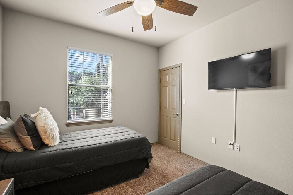 Photo of Bedroom in Grogan's Mill