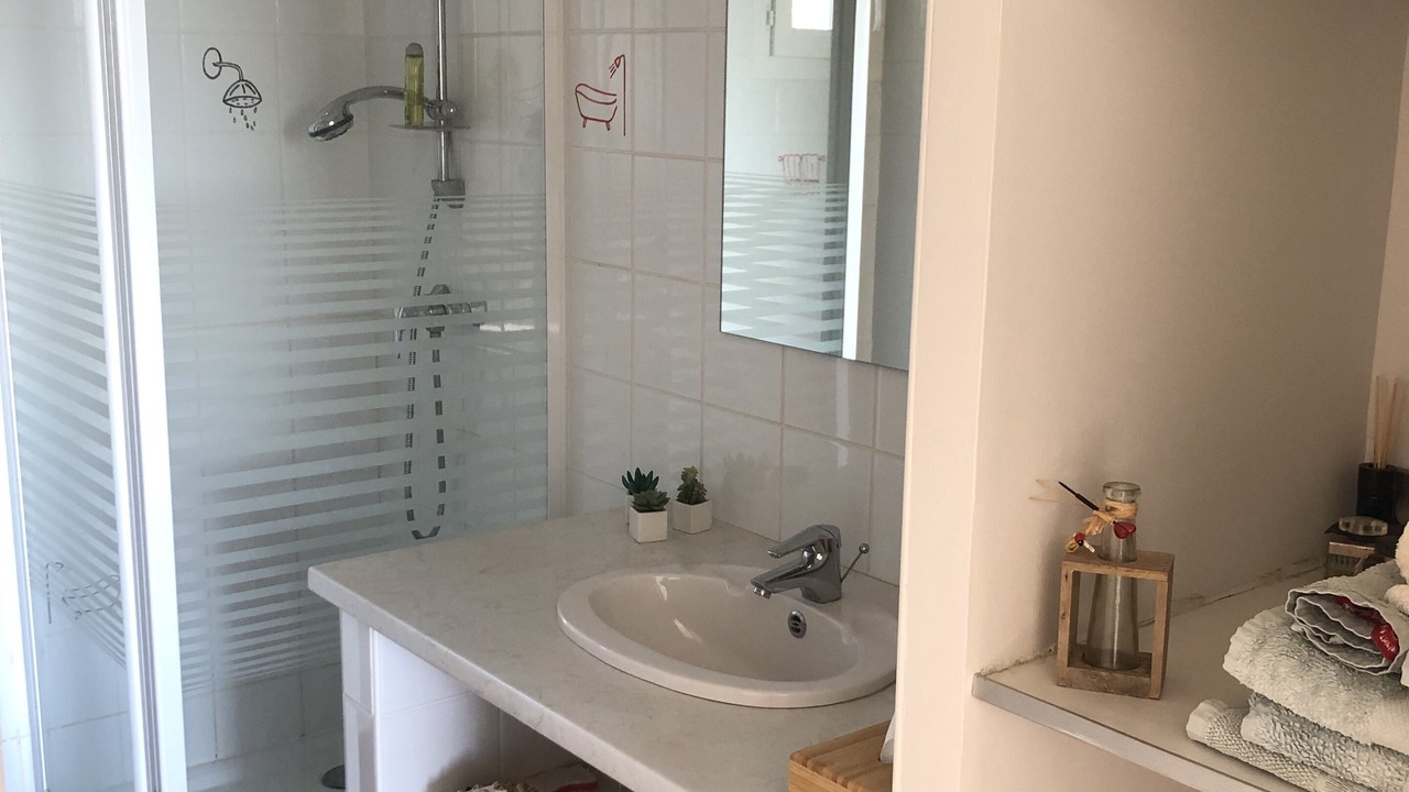 Photo of Others in Cucuron