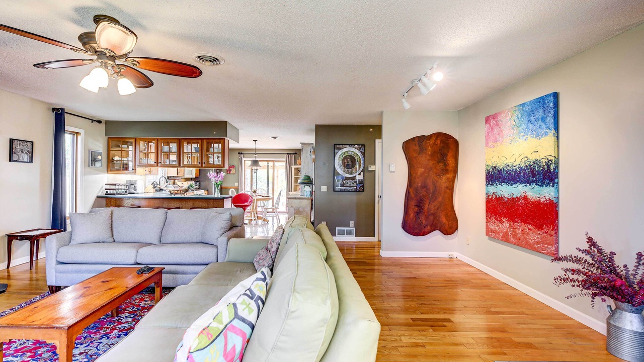 Photo of Livingroom in Burlington