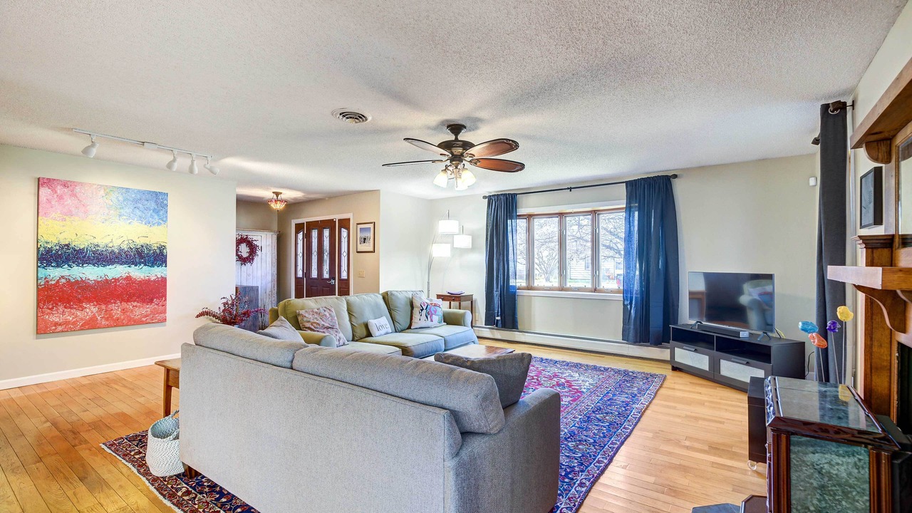 Photo of Livingroom in Burlington