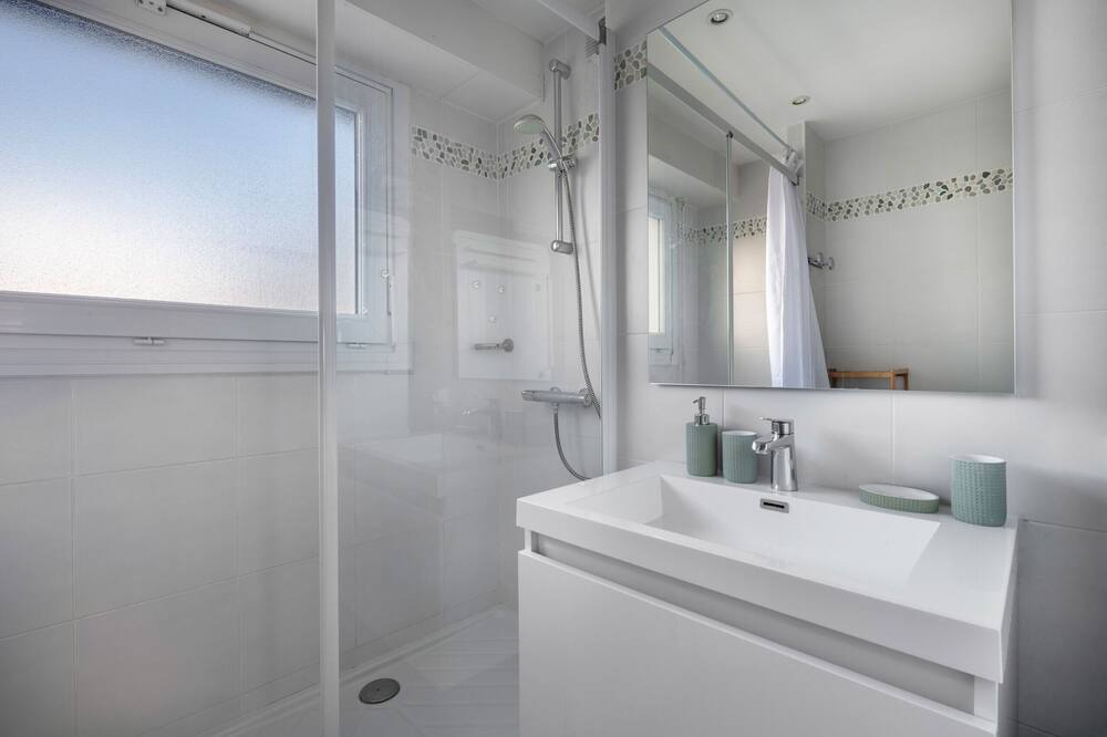 Photo of Bathroom in Saint-Brevin-l'Ocean