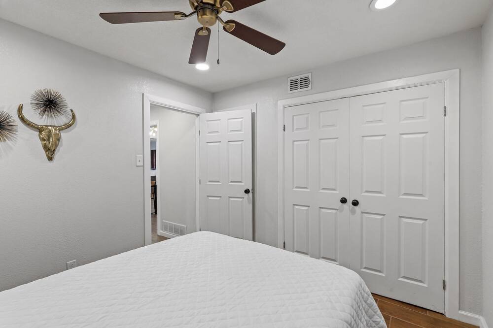 Photo of Bedroom in Handley