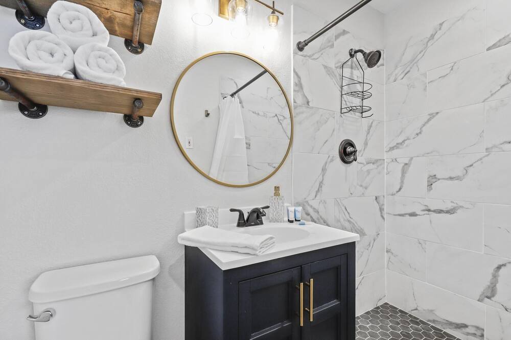 Photo of Bathroom in Handley