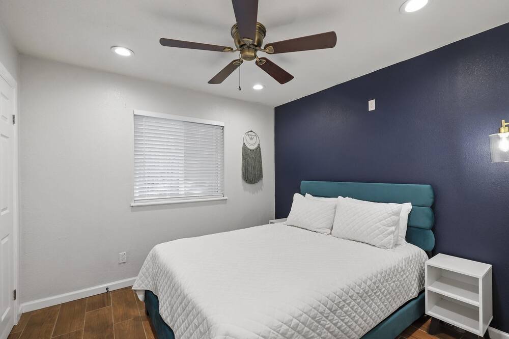Photo of Bedroom in Handley