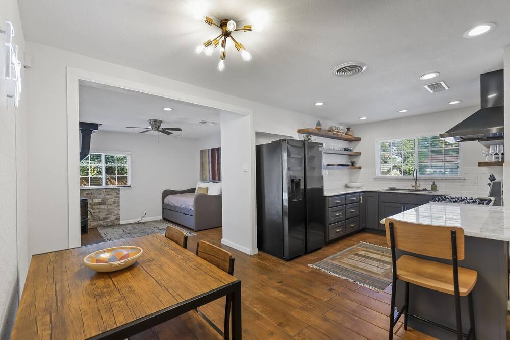 Photo of Kitchen in Handley