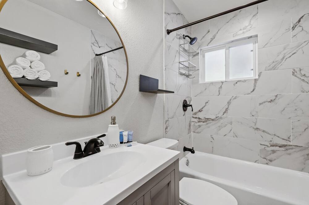 Photo of Bathroom in Handley