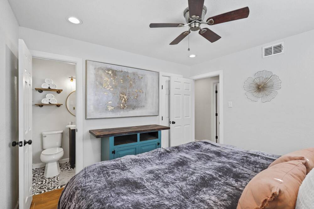 Photo of Bedroom in Handley