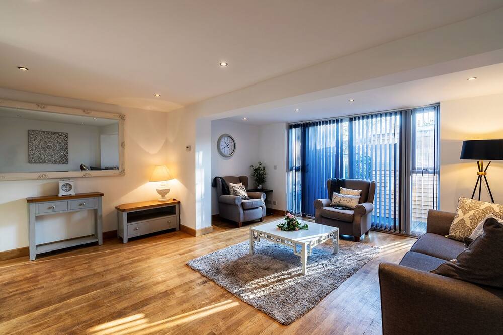 Photo of Livingroom in Eckington