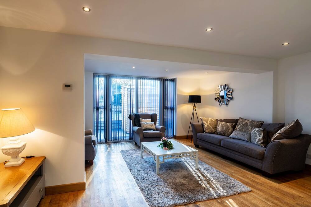 Photo of Livingroom in Eckington