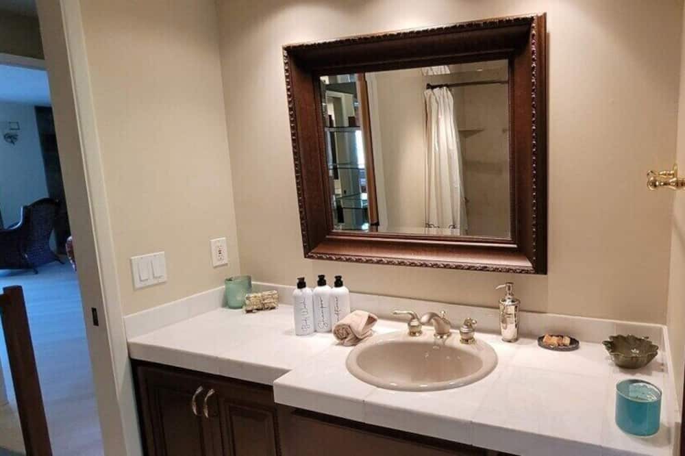Photo of Bathroom in Marcola