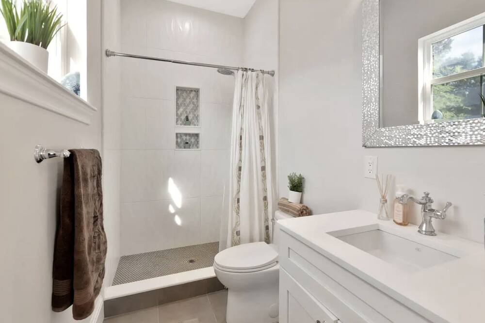 Photo of Bathroom in Greater Northdale