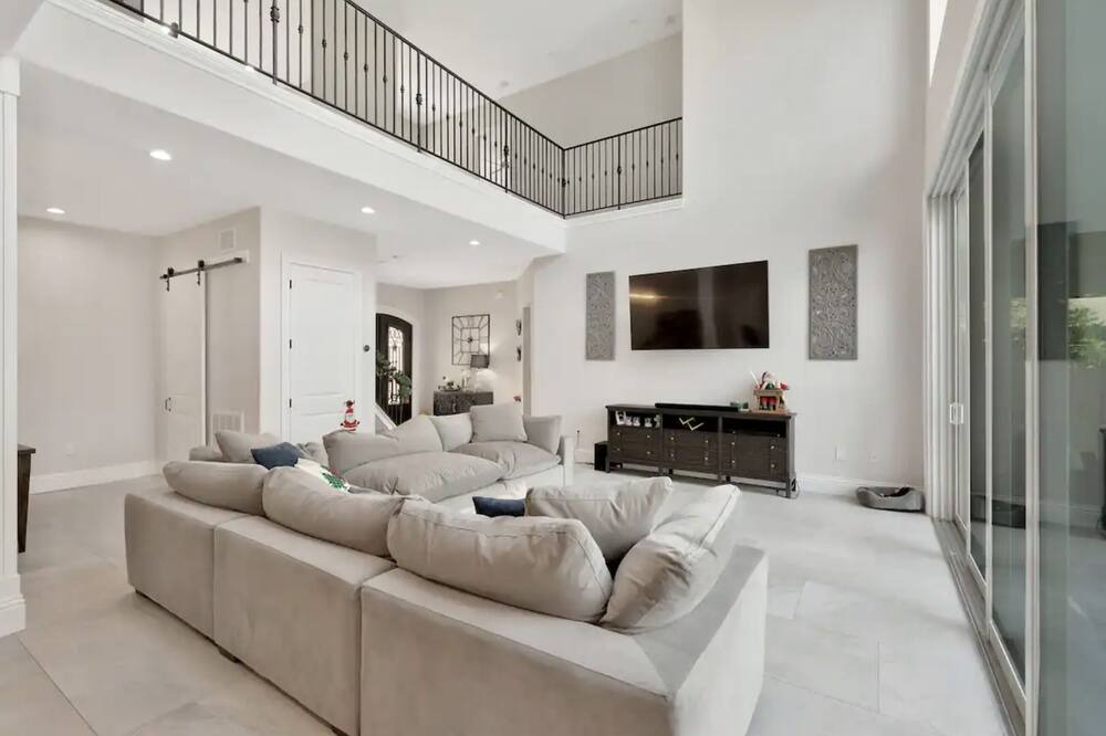 Photo of Livingroom in Greater Northdale