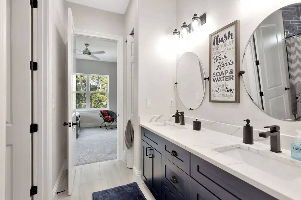 Photo of Bathroom in Greater Northdale