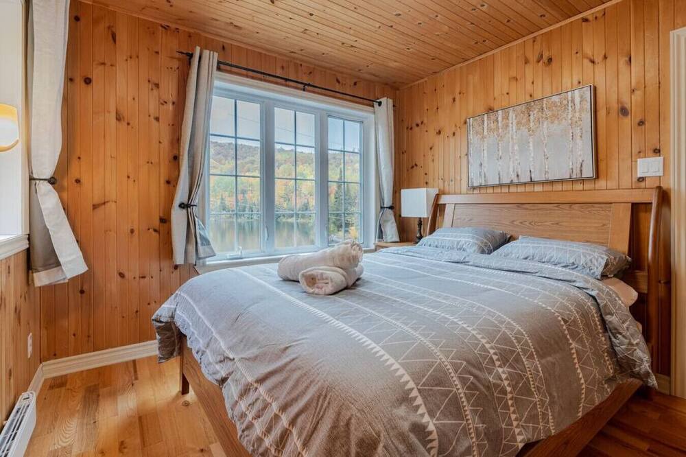 Photo of Bedroom in Saint-Alexis-des-Monts