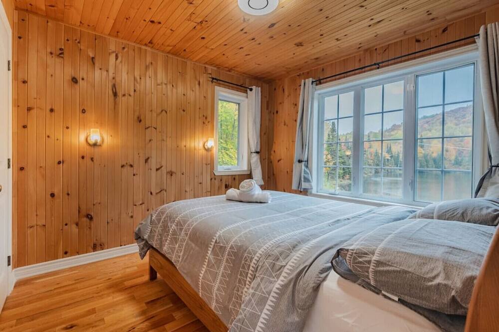 Photo of Bedroom in Saint-Alexis-des-Monts